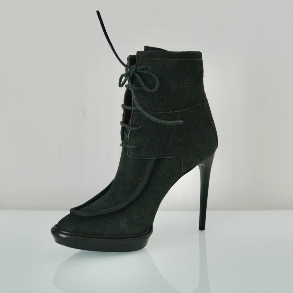 Burberry Black Heeled Nubuck Leather Boots with Lace-Up Detail